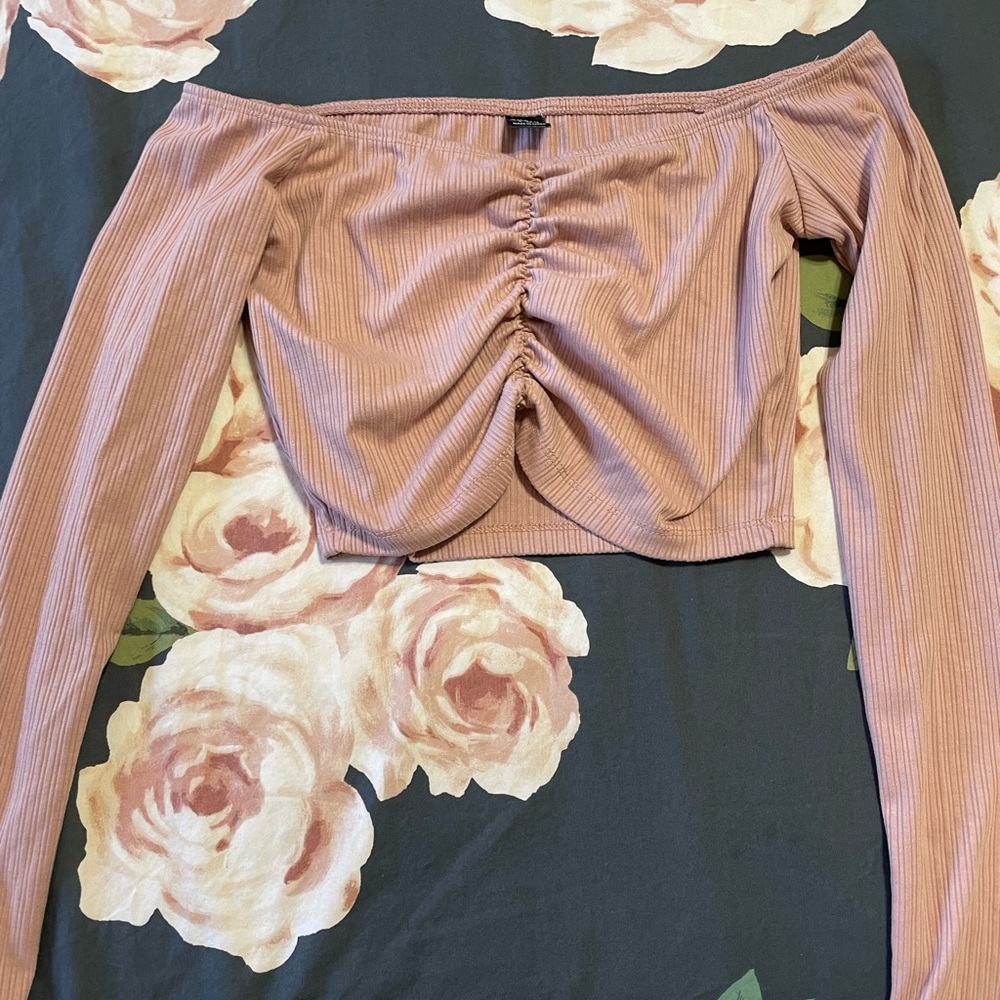 Pink long sleeve crop top